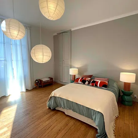 Folies Moderne 3 Proche Gare