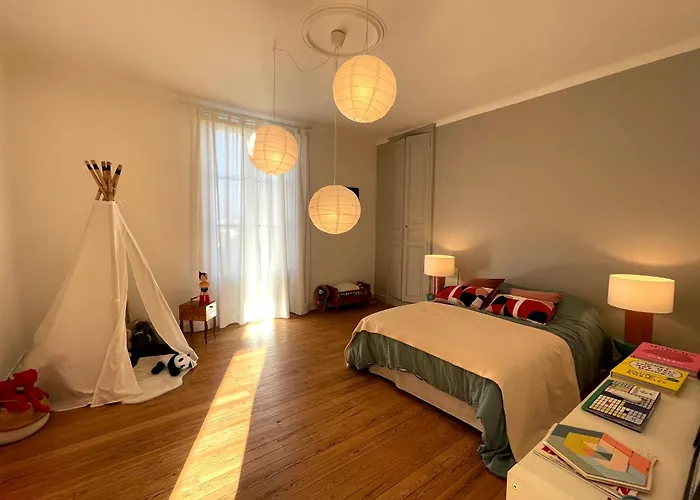 Folies Moderne 3 Proche Gare Villa *