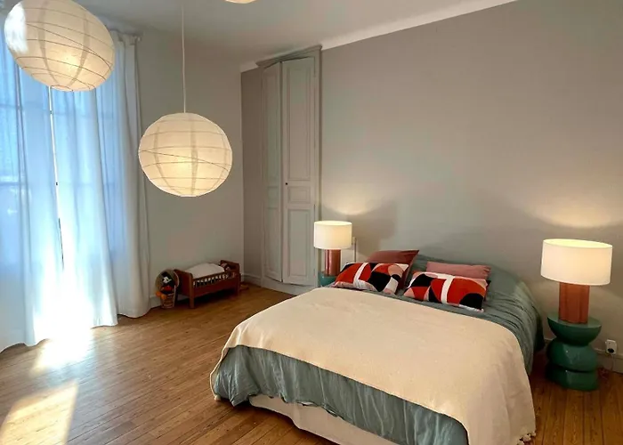 Folies Moderne 3 Proche Gare